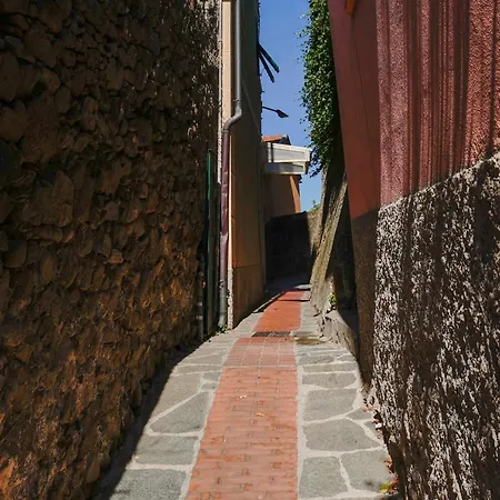 071 - Casa Gioiello Con Giardino Privato, 10 Minuti Mare Spiaggie Sestri Levante